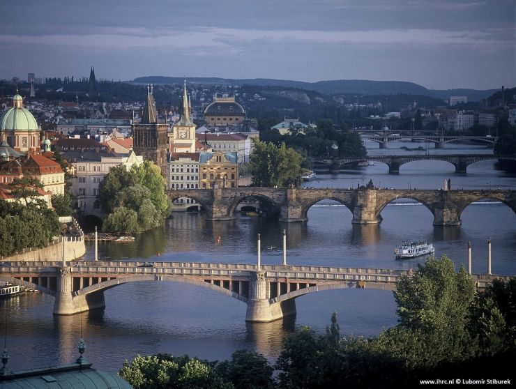 Praha - Pražské mosty přes Vltavu © Lubomír Stiburek.jpg