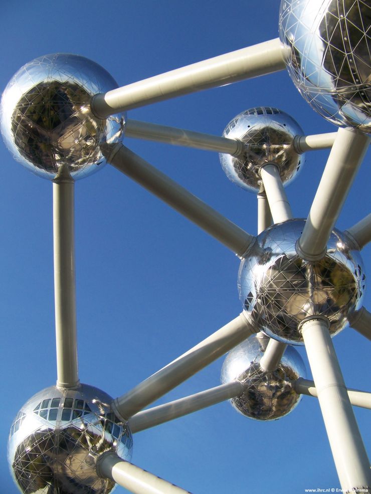 Atomium zij © Erwin Bruinsma.jpg