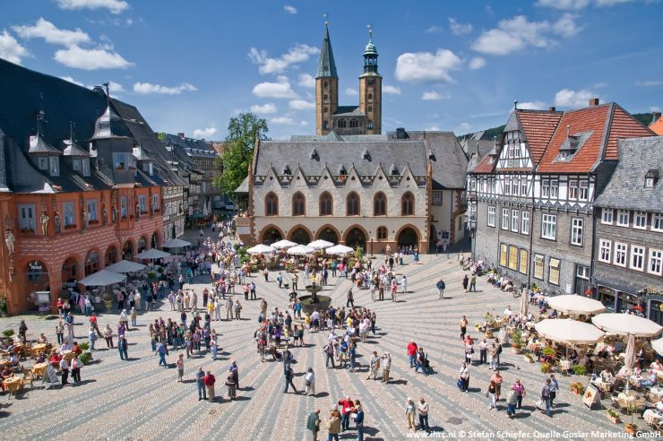 Goslar Marktplatz © Stefan Schiefer Quelle Goslar Marketing GmbH.jpg