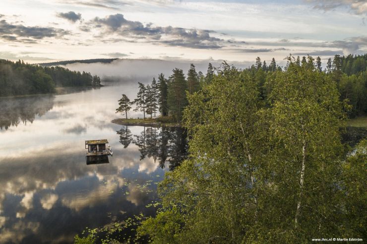 the houseboat at naturbyn - Lake Eldan in Värmland © Martin Edström.jpg