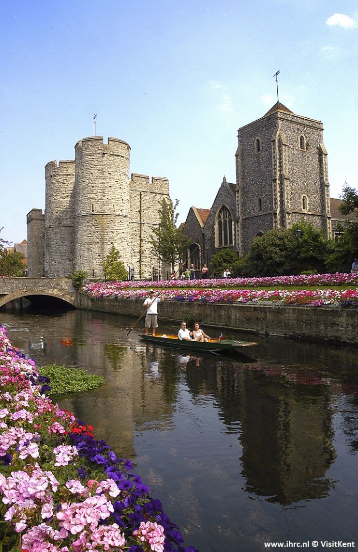 Punting in Canterbury - 2.jpg