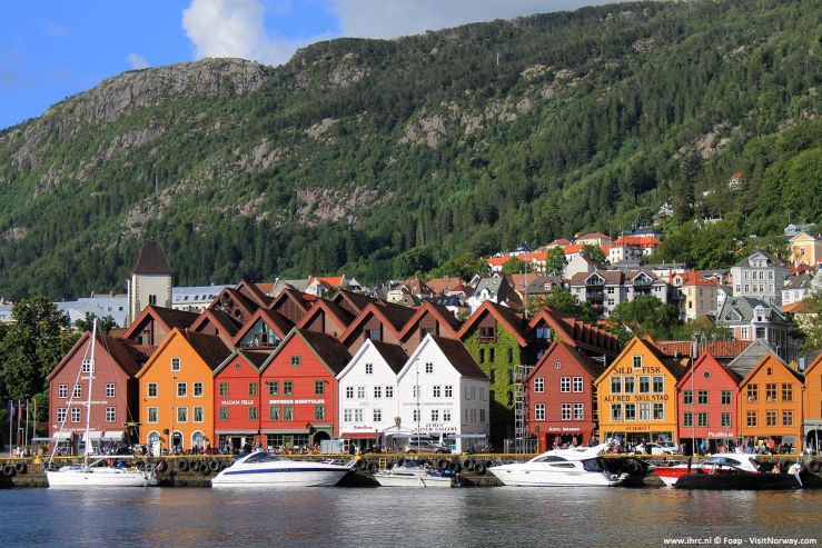 Bryggen in Bergen © Foap - VisitNorway.jpg